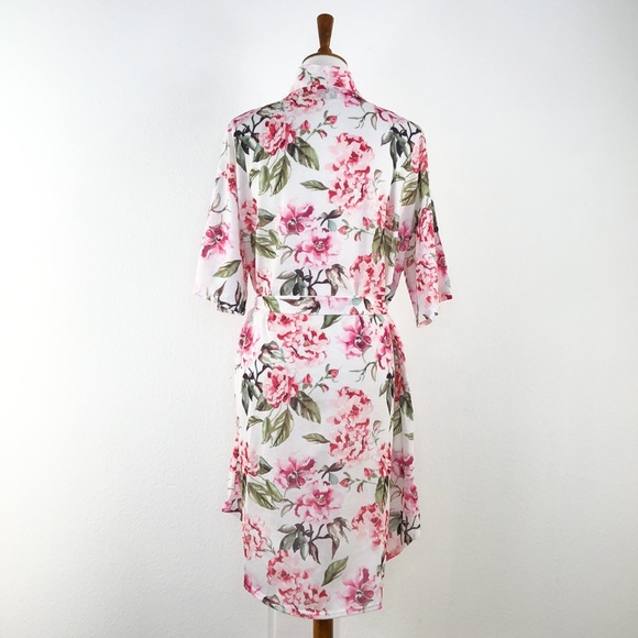 Show Me Your Mumu Floral Brie Robe with Tie Belt - Picture 4 of 8